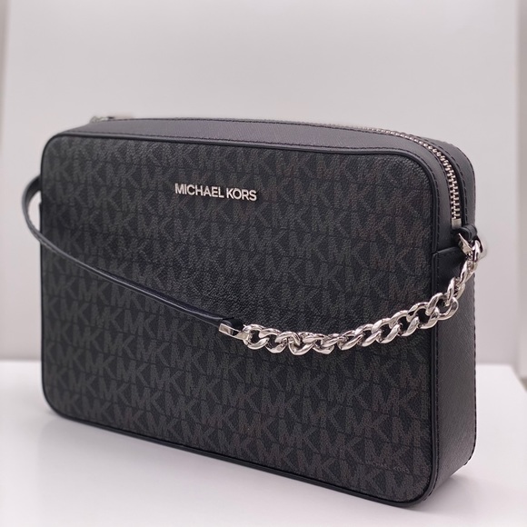 Michael Kors Handbags - Michael Kors EW Crossbody Black